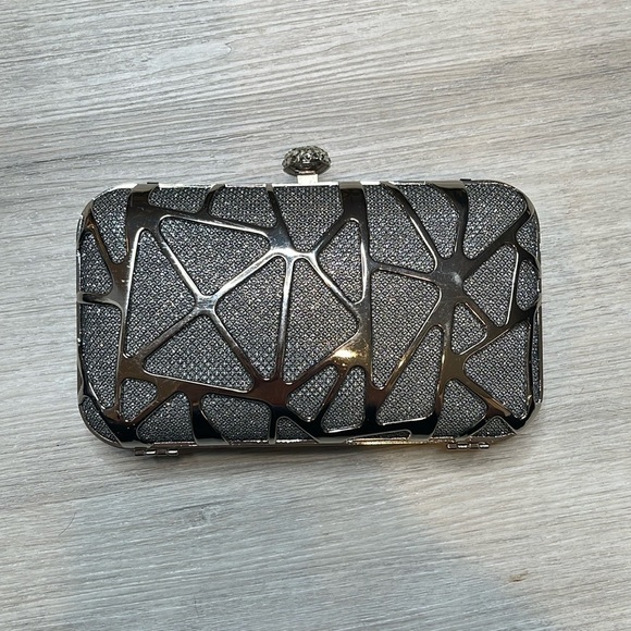 Fawzia Glitzy Abstract Rhinestone Clasp Box Evening Clutch - Picture 1 of 6